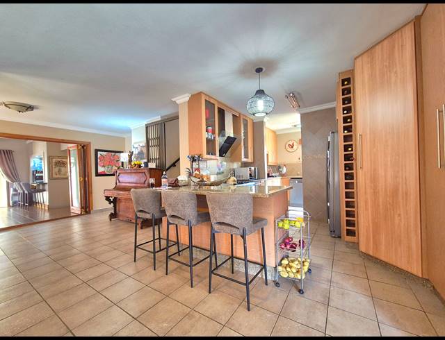 4 BEDROOM VILLA FOR SALE IN DALVIEW
